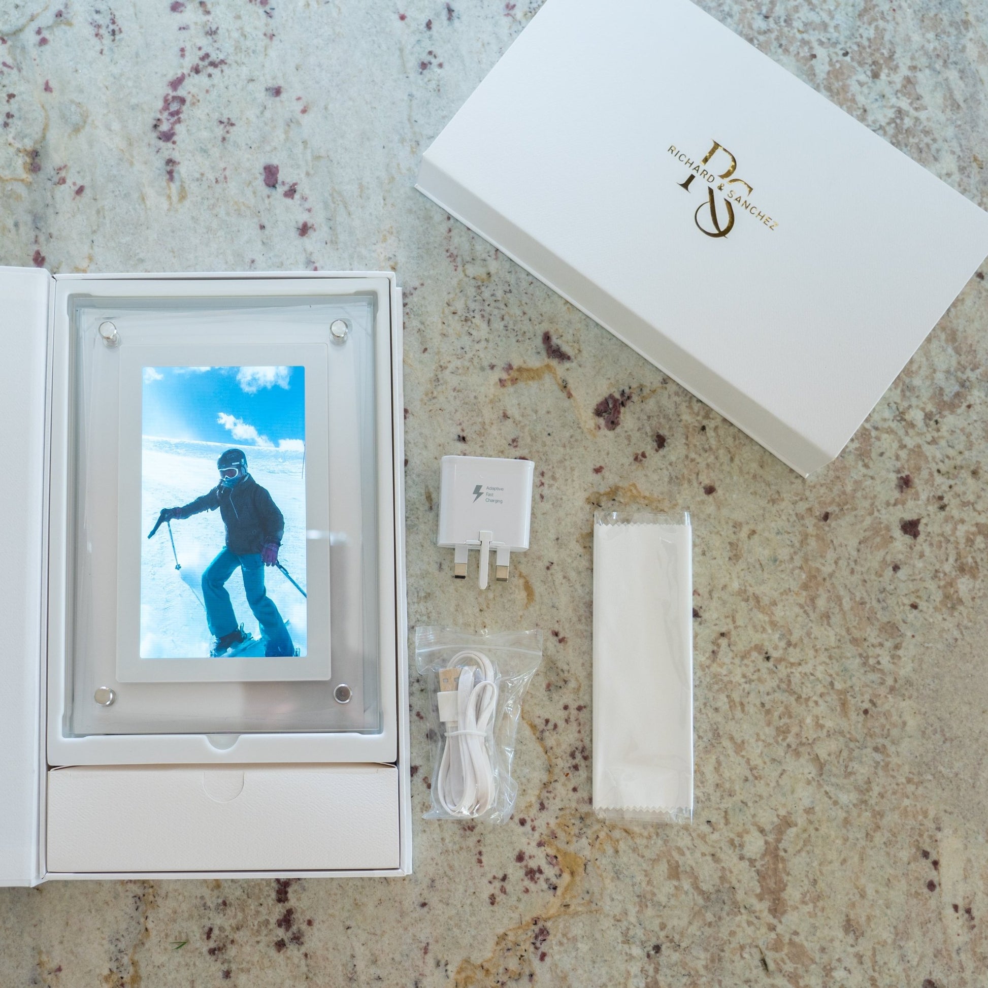 Digital Photo Frame With Personalised Gift Box, Perfect House Warming Gift, Wedding Photo Frame, Wedding Video, Wedding Keepsake, Family, digital photo frame, electronic picture frame, digital picture frame, smart photo frame, WiFi digital photo frame, electronic photo album, digital photo display, digital photo frame with WiFi, HD digital photo frame, digital picture album, cloud digital photo frame, digital photo frame with remote, digital frame with slideshow, smart digital photo frame,