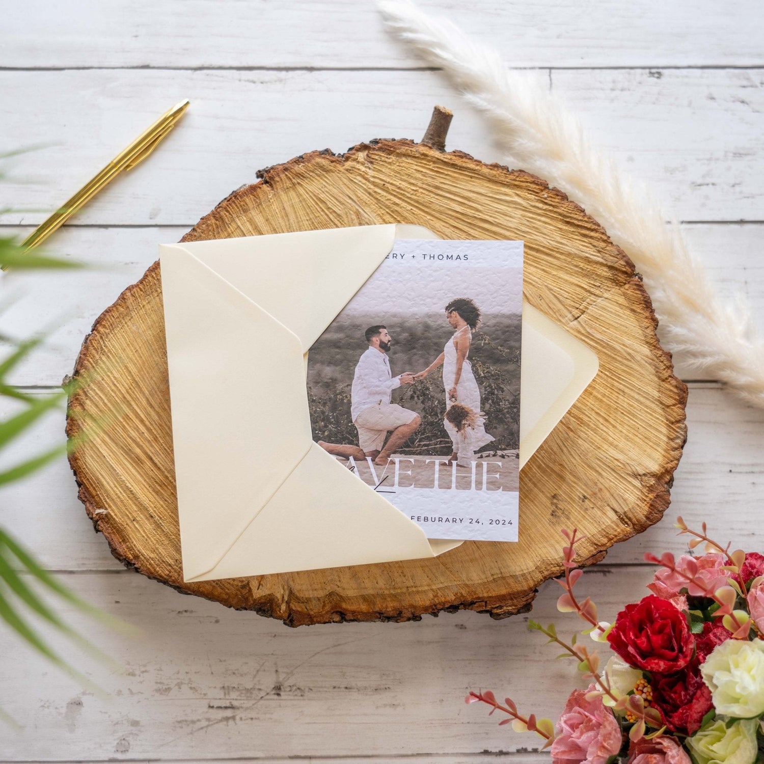 Do wedding invitations need inner envelopes?